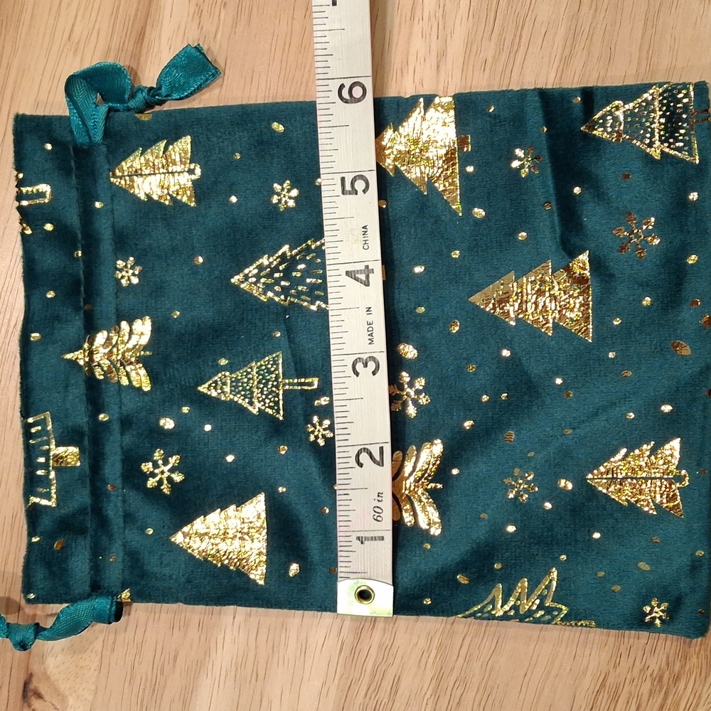 5 Green & Gold Drawstring Bags - Picture 7 of 9